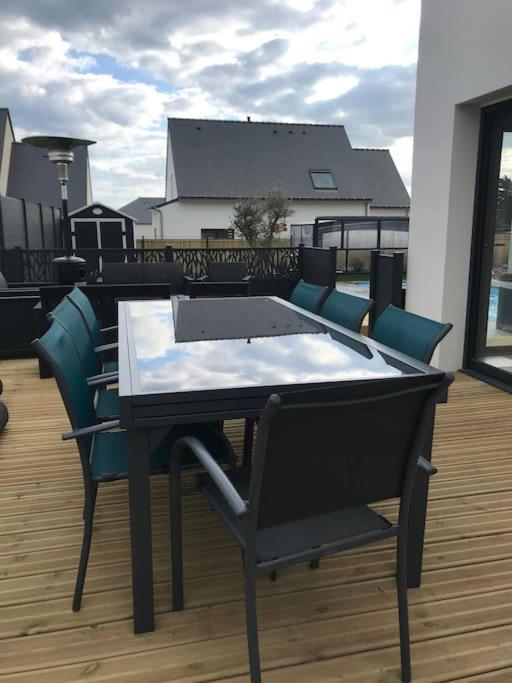 Maison 8 pers en bord de mer avec piscine chauffée toute l'année, spa et hamman Surzur Exterior foto